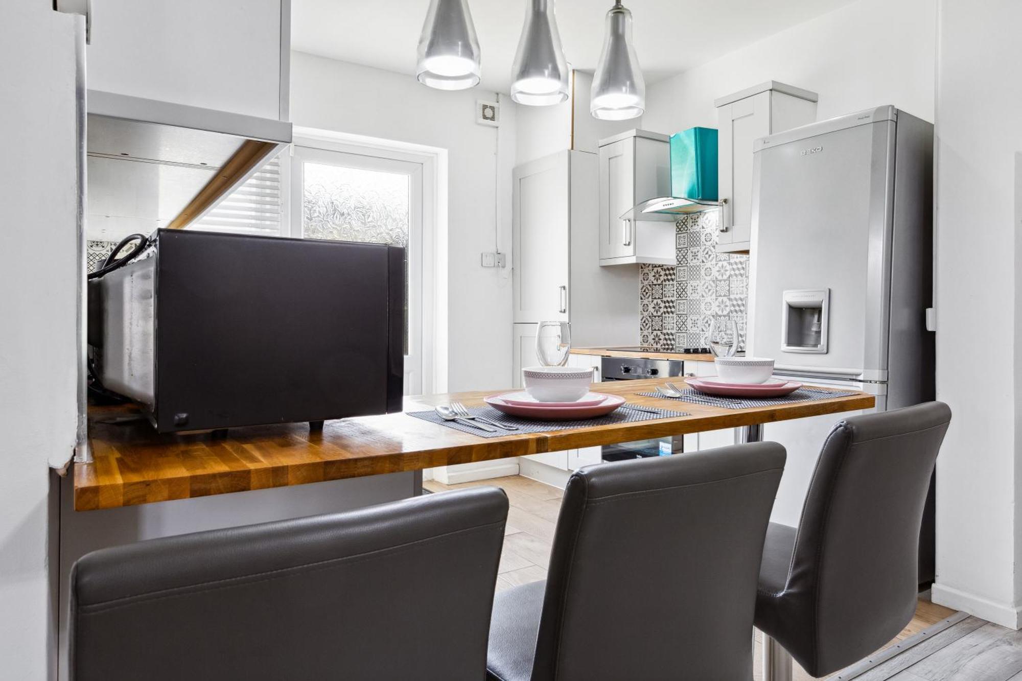Bromley Serviced - Beckenham Place Park - - 2 Bed House - Free Parking - 2 Beds 1 Sofabed