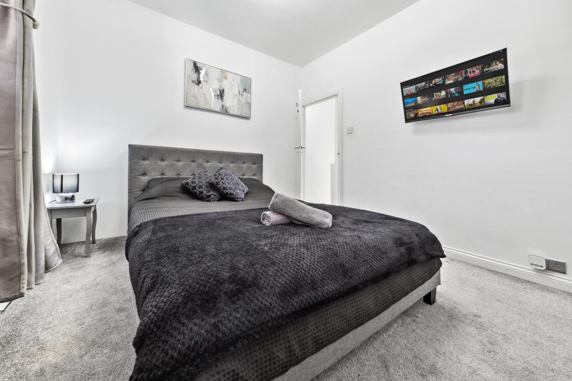 Bromley Serviced - Beckenham Place Park - - 2 Bed House - Free Parking - 2 Beds 1 Sofabed Apartment London