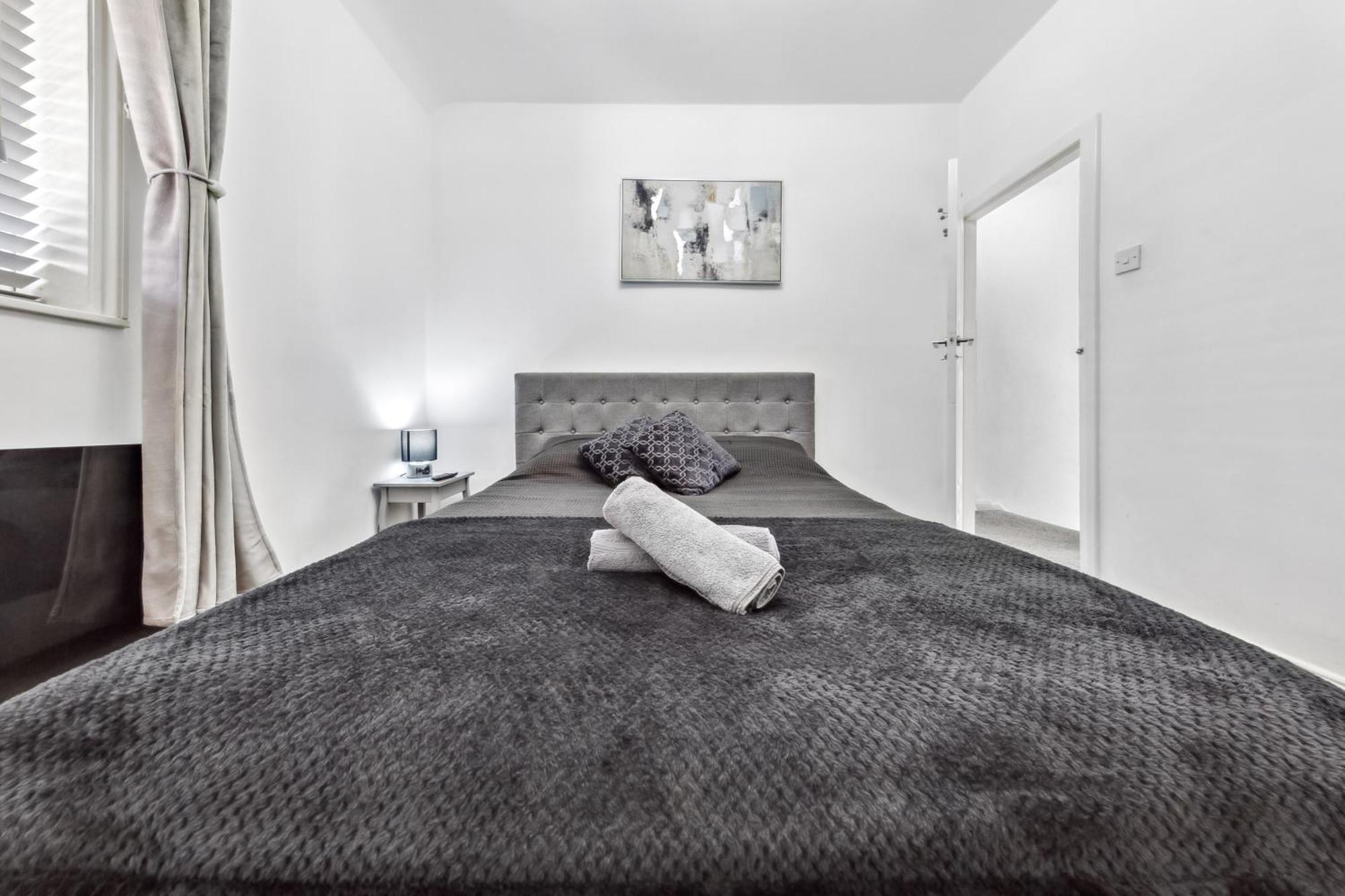 Bromley Serviced - Beckenham Place Park - - 2 Bed House - Free Parking - 2 Beds 1 Sofabed * London