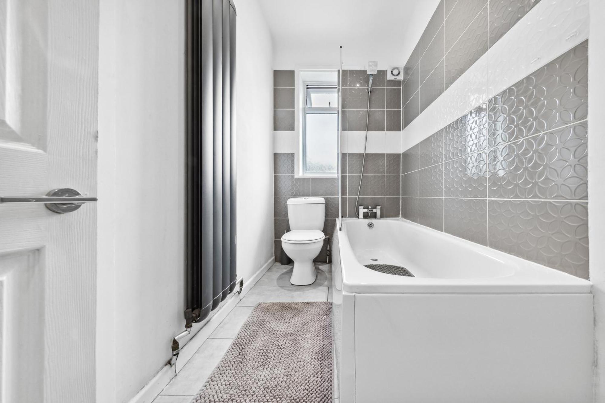 Bromley Serviced - Beckenham Place Park - - 2 Bed House - Free Parking - 2 Beds 1 Sofabed