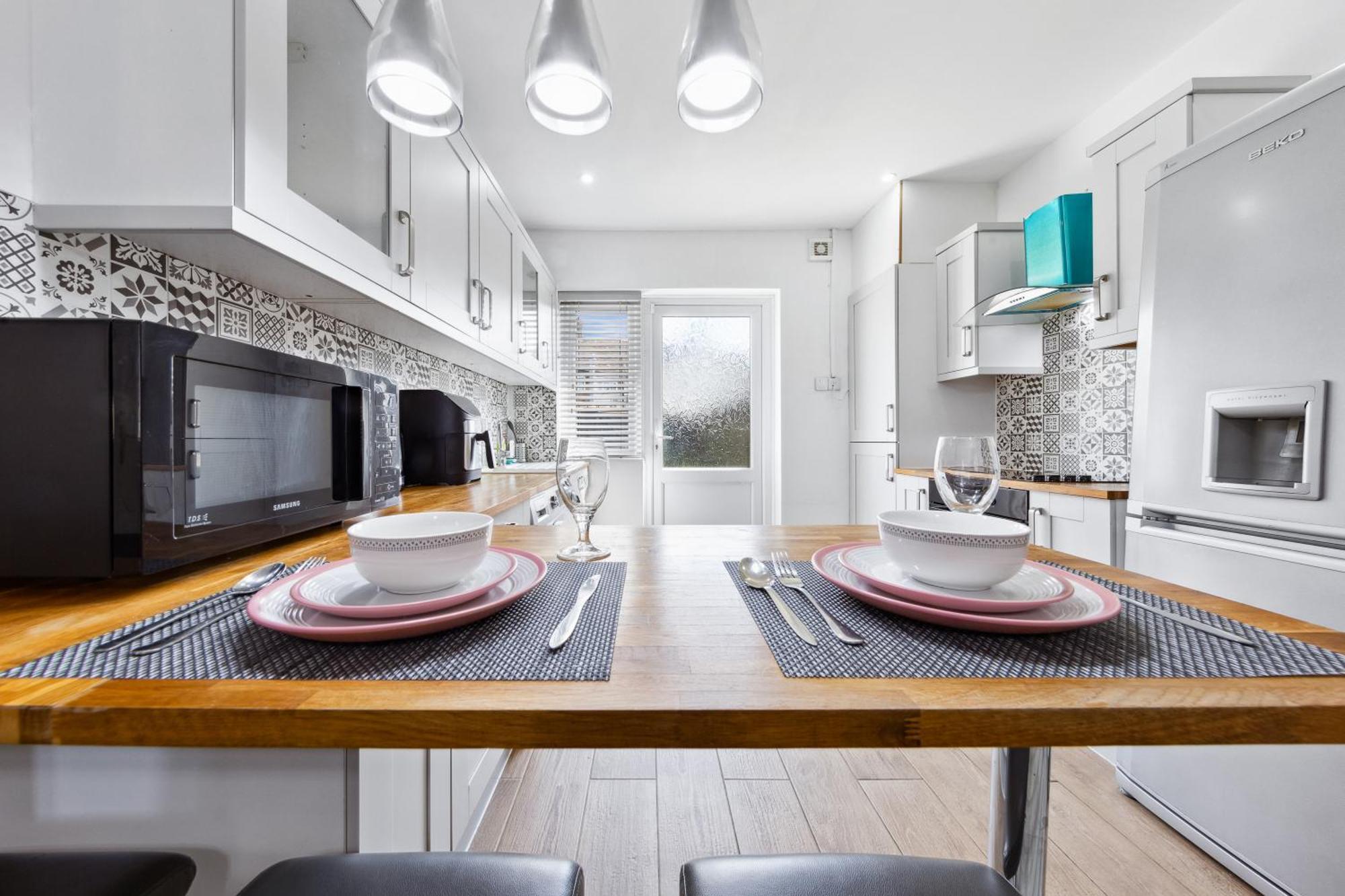 Apartment Bromley Serviced - Beckenham Place Park - - 2 Bed House - Free Parking - 2 Beds 1 Sofabed