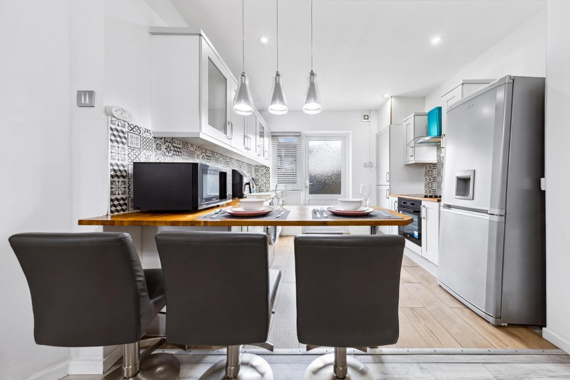 Bromley Serviced - Beckenham Place Park - - 2 Bed House - Free Parking - 2 Beds 1 Sofabed * London