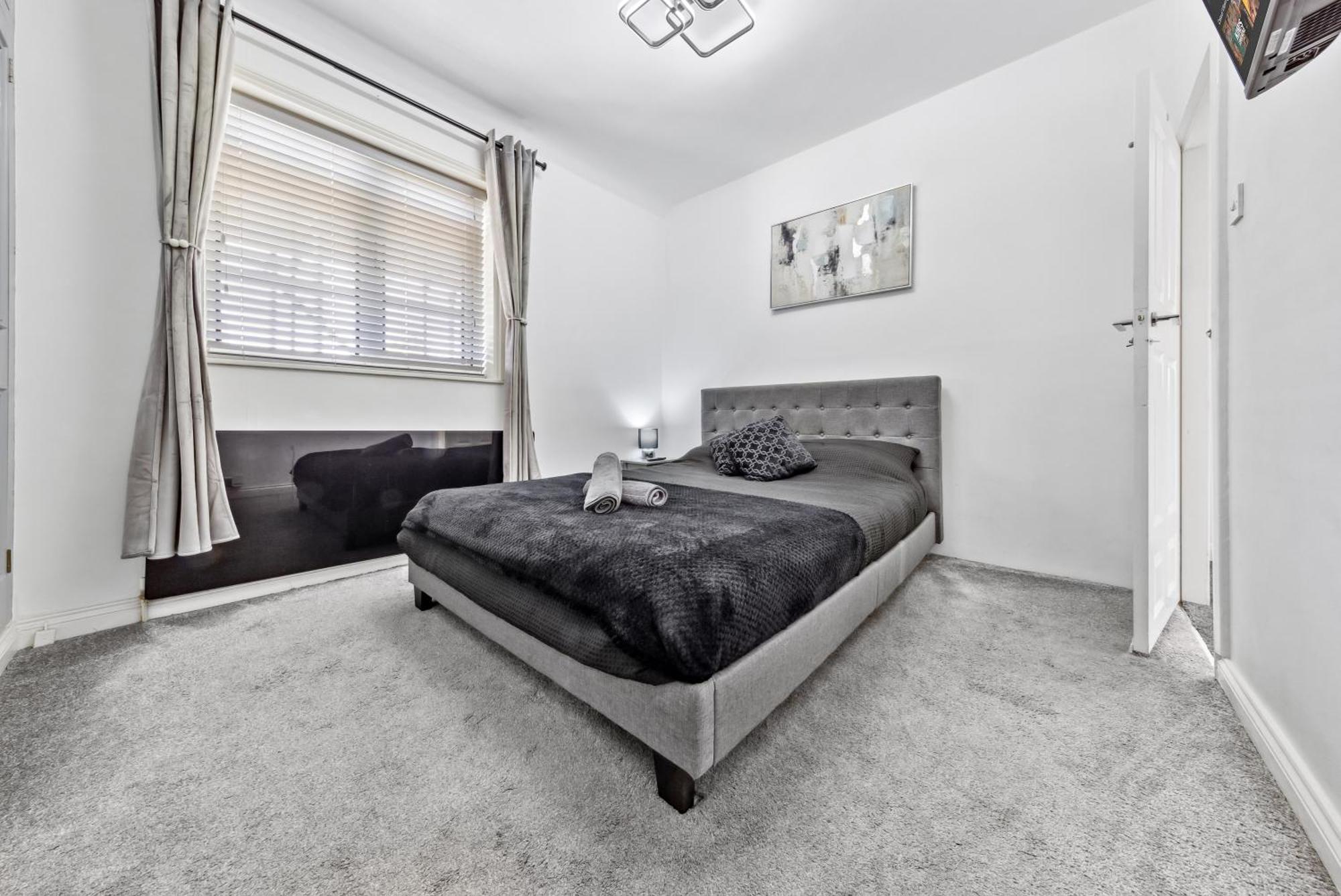 Bromley Serviced - Beckenham Place Park - - 2 Bed House - Free Parking - 2 Beds 1 Sofabed * London